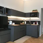 Florio Apartment *
