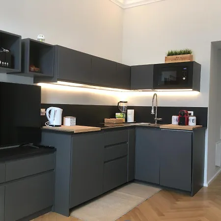 Florio Apartment *